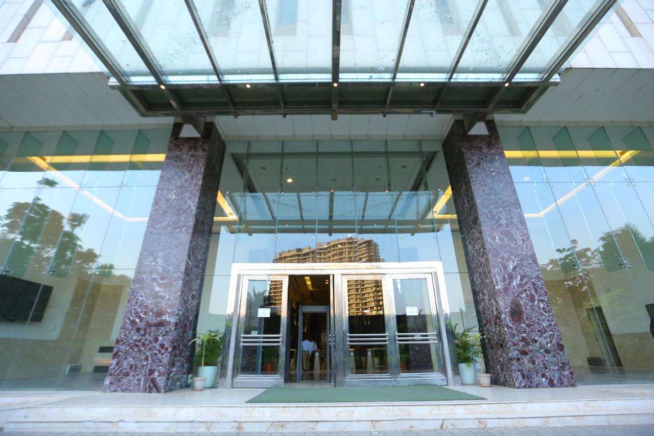 Hotel Universal Garden - Near Barc, Chembur - Mumbai — Photos 1